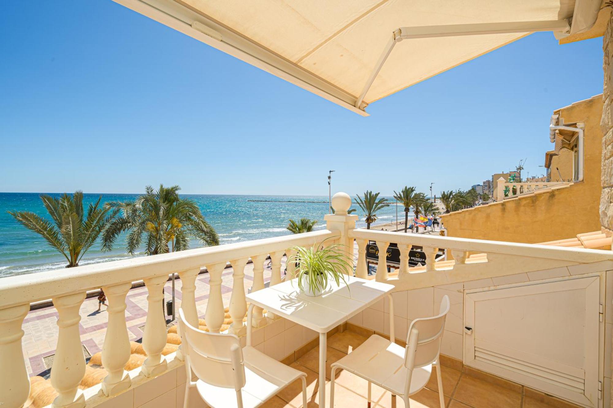 Front Line Apartment Jakarta 2 El Campello Εξωτερικό φωτογραφία