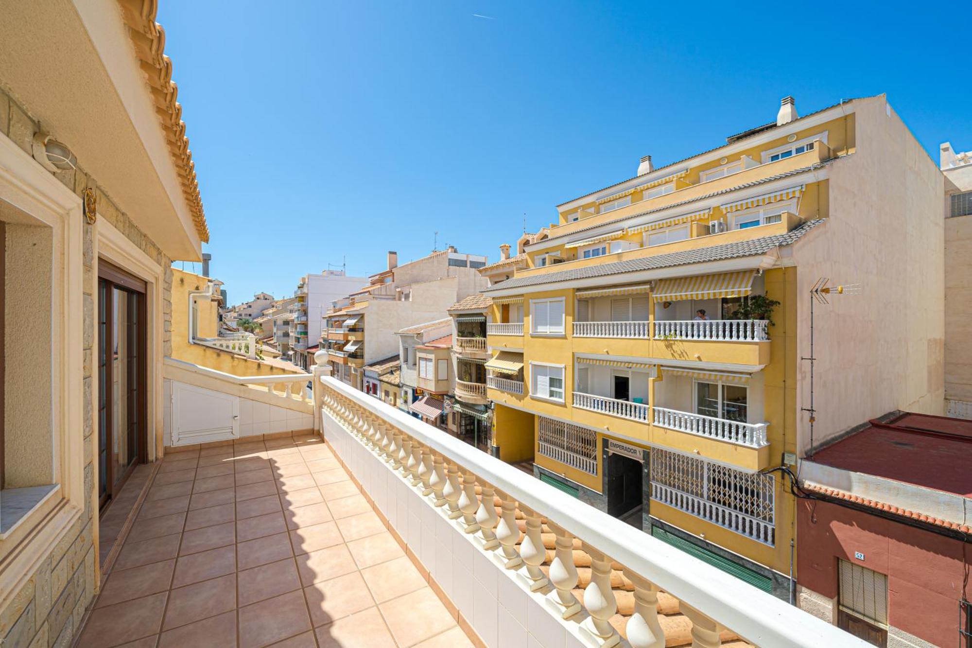 Front Line Apartment Jakarta 2 El Campello Εξωτερικό φωτογραφία